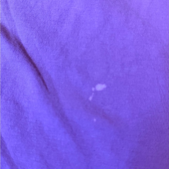 Life Is Good Lavender V-Neck Tee with Beach Chair & Dog Graphic- see notes - Picture 2 of 4